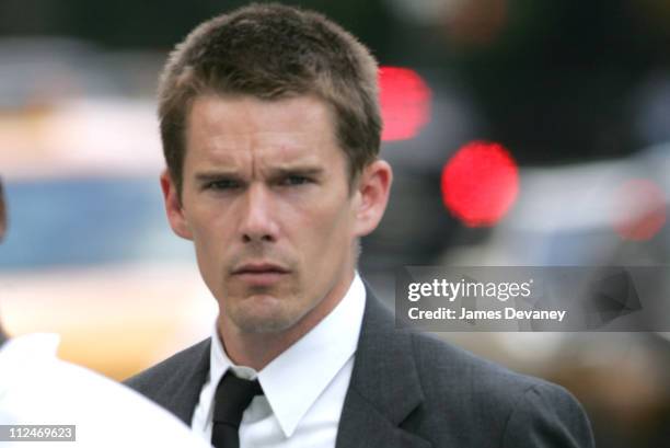 ethan-hawke-on-the-set-of-lord-of-war-august-9-2004.jpg