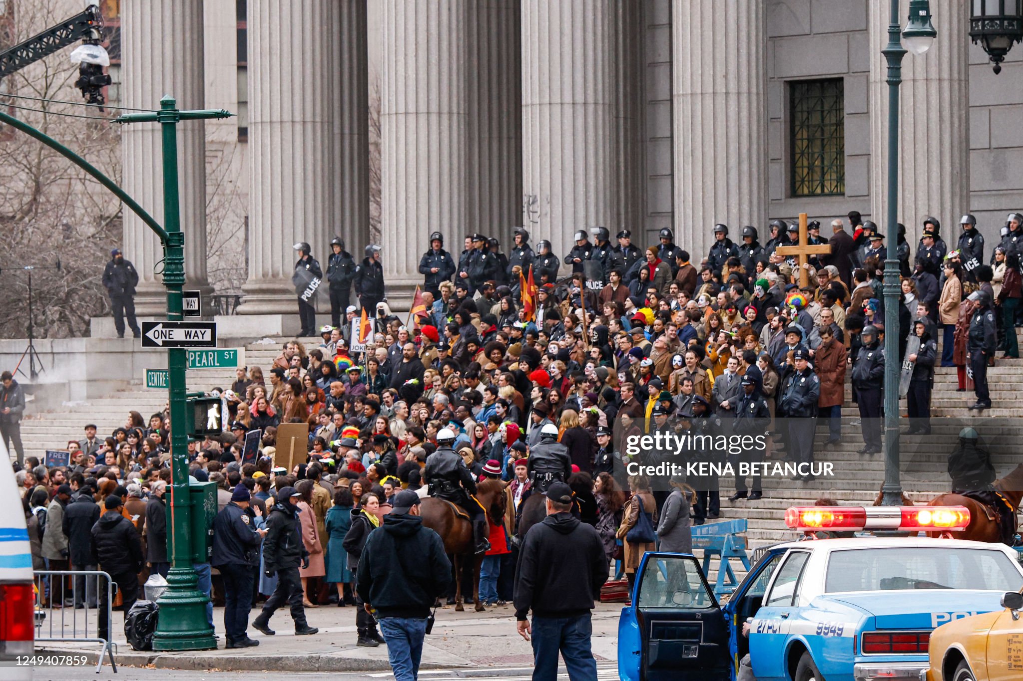 actors-and-extras-perform-during-the-filming-of-the-movie-joker-folie-%C3%A0-deux-in-new-york-on.jpg