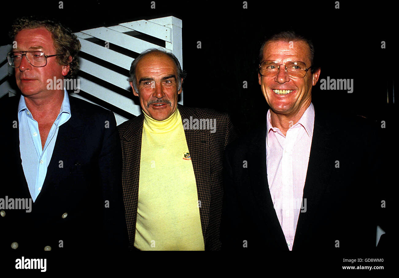 michael-caine-sean-connery-and-roger-moore-1st-jan-2011-michaelcaineretro-GD8WM0.jpg