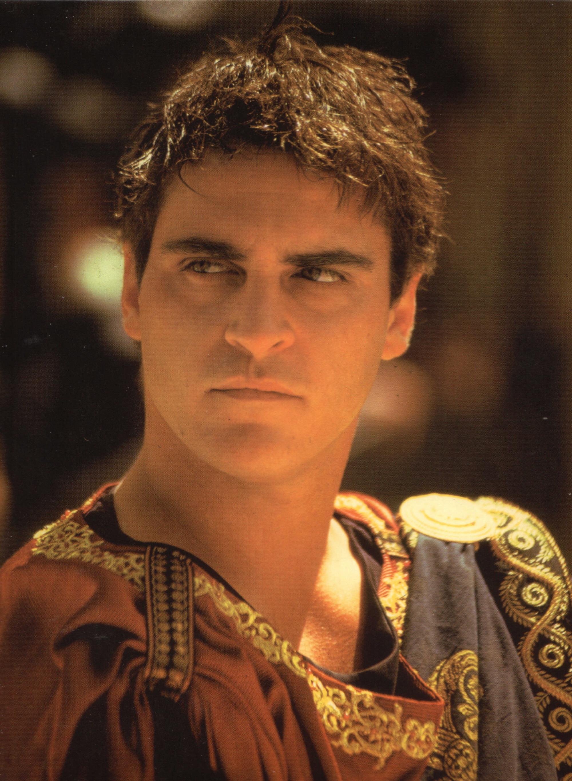 Joaquin-Phoenix-as-Commodus-in-Gladiator-2000-joaquin-phoenix-40695853-2000-2733.jpg