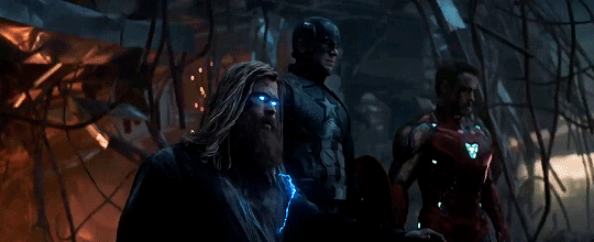 Thor-Odinson-in-Avengers-Endgame-2019-avengers-infinity-war-1-and-2-42773462-540-220.gif