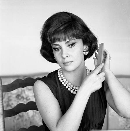 l-attrice-gina-lollobrigida-1964.jpg