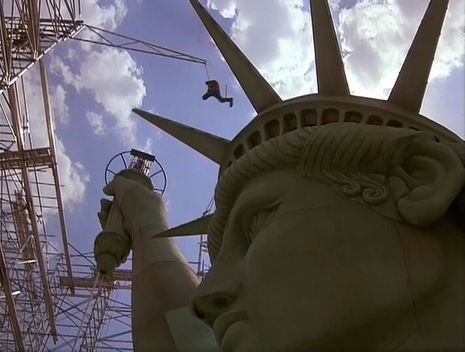 remo-williams-the-statue-of-liberty-fight.jpg