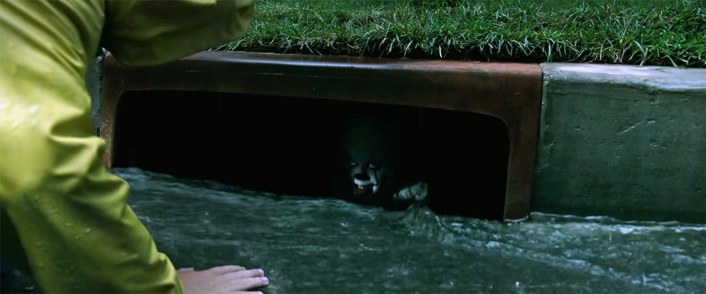featured-it-2017-georgie-pennywise-sewer-drain-1024x427.jpg