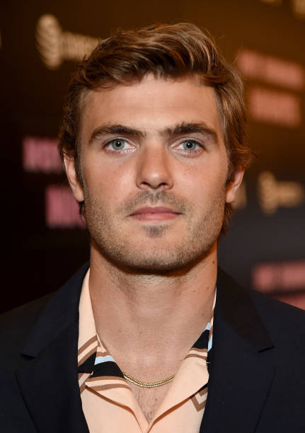 actor-alex-roe-attends-the-los-angeles-special-screening-of-hot-on-picture-id996695210